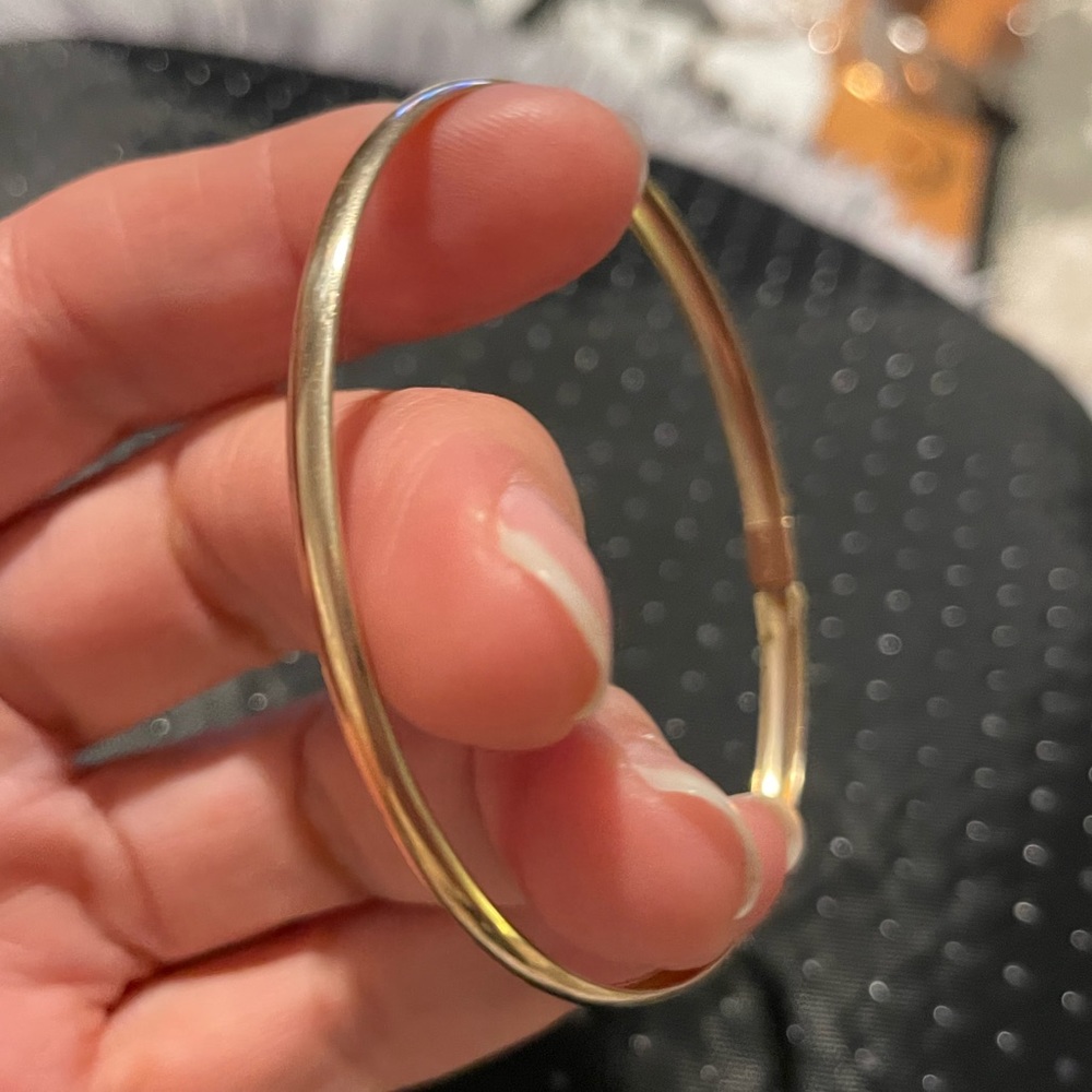 10K Gold Bangle